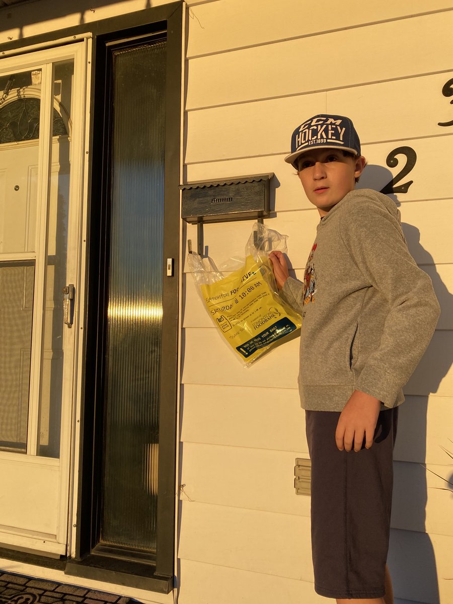 yeg_Church's tweet photo. You’ll see lots of volunteers hitting the streets delivering donation bags for the big Edmonton Food Drive this Saturday. Be sure to check your front door.   Pickups start Saturday at 10 am. https://t.co/KdrUvzjlDu