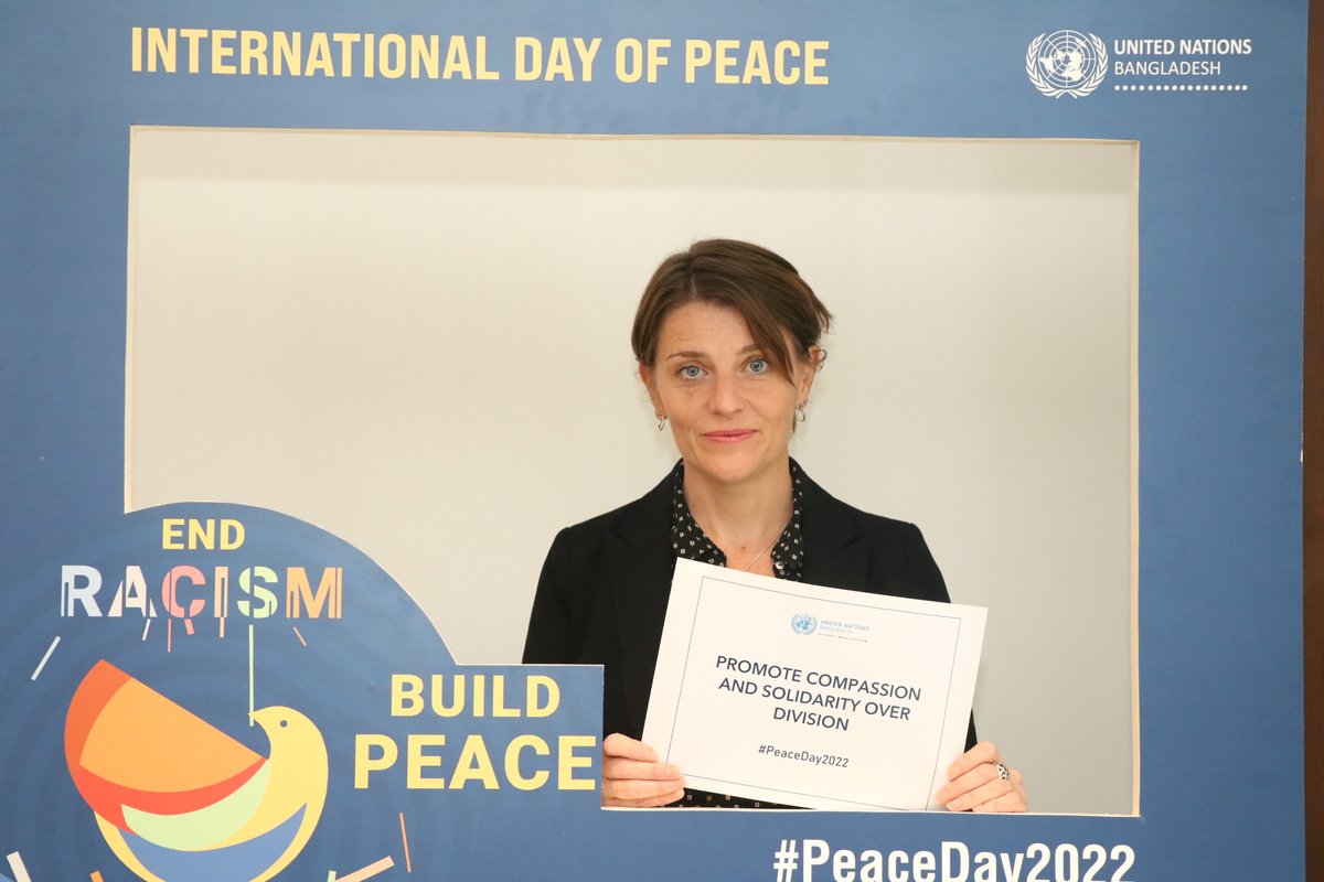UNinBangladesh's tweet photo. UNRC @GwynLewis UN in Bangladesh asked to all - what is your contribution to peace in your family, community, country and in the world on #IntPeaceDay in her statement https://t.co/uDneMHEvHU
#PeaceDay2022
#UNBangladesh
#sustainingpeace
#conflictprevention
#SDG16 
#UnitedNations https://t.co/FDKUbE1YIb