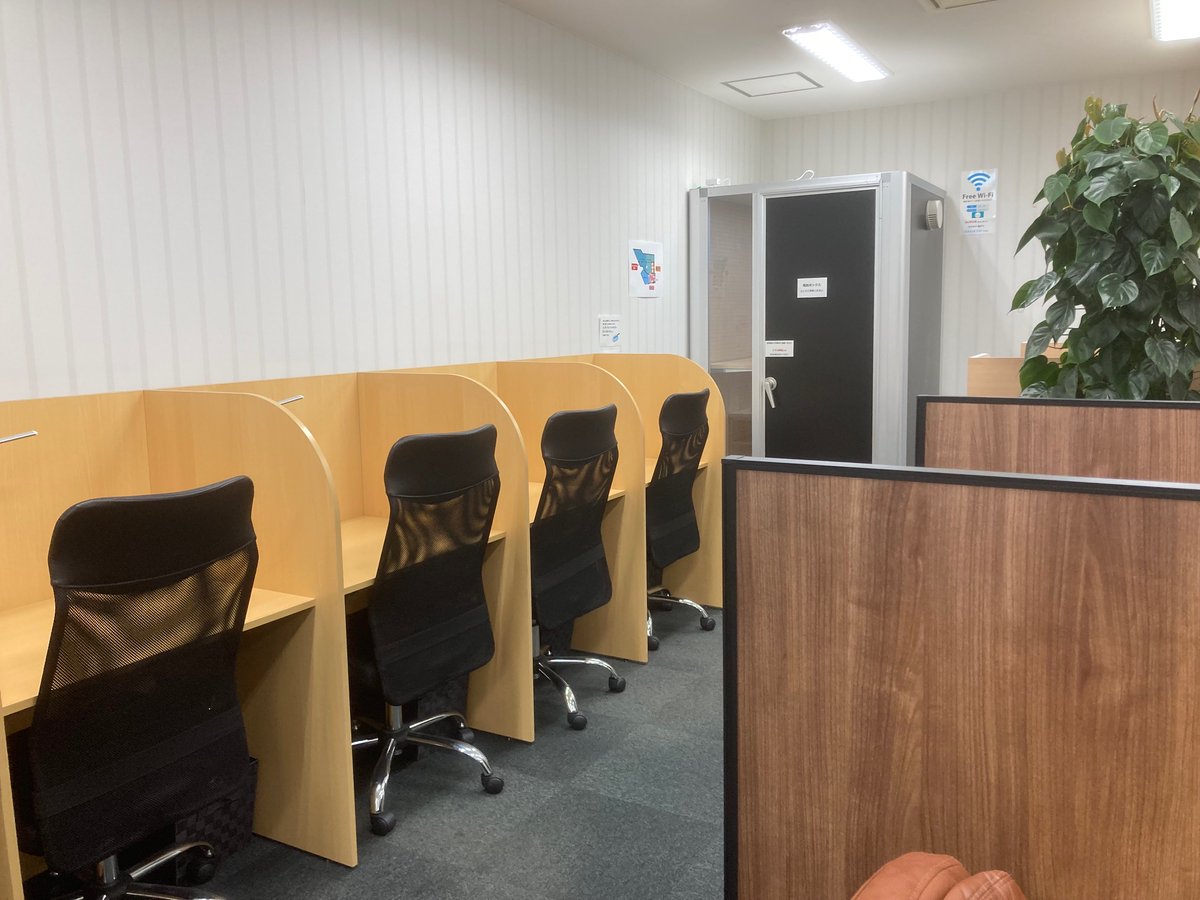 GrandLohas's tweet photo. 東京・阿佐ヶ谷にある自習室・コワーキングスペース『ValueWork(バリューワーク)』がリニューアルオープンしました✨

テレワークスペースや落ち着いて勉強に集中できるスペースなど目的別にデスクを選べます^^
駅から徒歩5分！体験・見学お気軽にお問い合わせください♪
https://t.co/qa1wopNn4U https://t.co/sHOtz049Wk