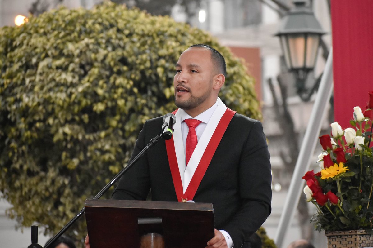 AlejoMunante's tweet photo. Ceremonia de #AcciónDeGracias por el Bicentenario del Congreso de la República del Perú 🇵🇪 y reconocimiento a líderes políticos que dedicaron su labor a la defensa de la democracia, los valores, la vida y la familia.
#BicentenarioCongreso #ConstruyendoDemocracia #20Set https://t.co/hZJkJXO1ji