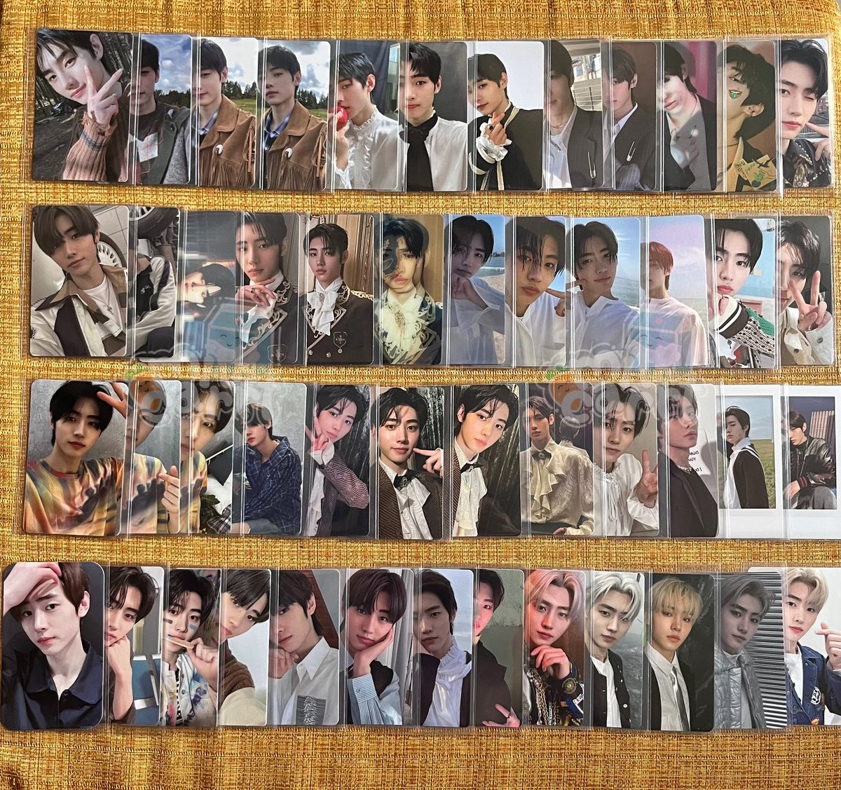 milkcarrt's tweet photo. ic interest check! pls help rt 🤍
wts lfb ph ww enhypen qs

— mostly sunghoon pcs
— selling as whole set if ever
— can lf kahati but will only ship and transact with one person
— can ship worldwide but must have ph proxy!
— mop &amp; mod: gcash, ggx direct https://t.co/rPkhunLM3j