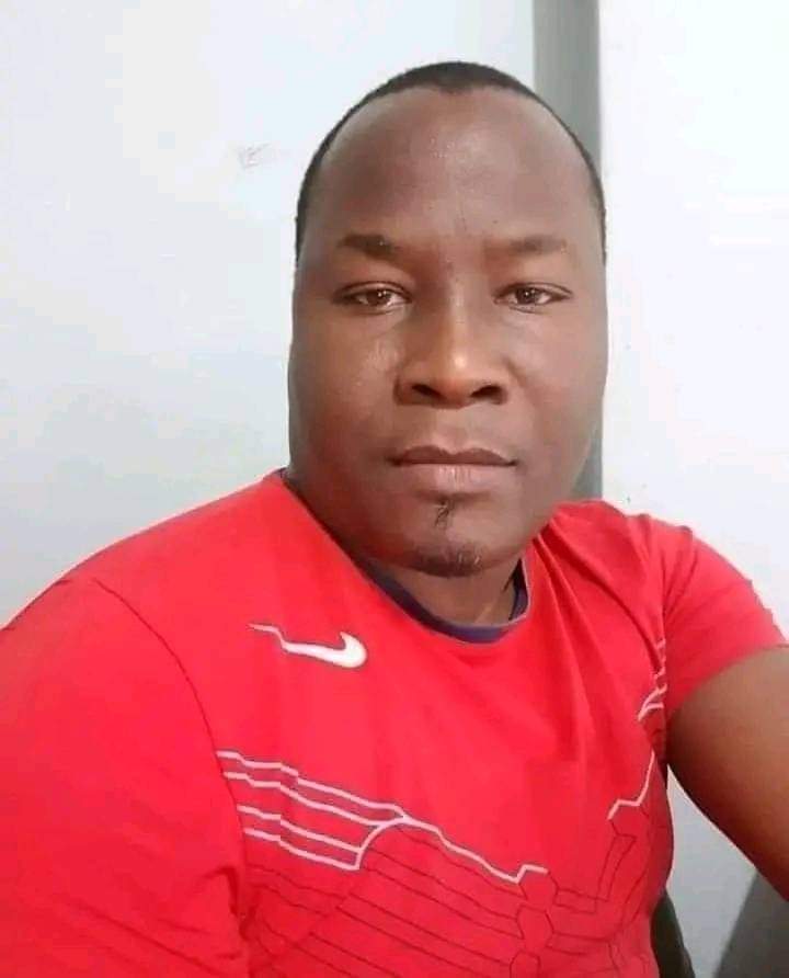 DanelaMolin's tweet photo. Lumbuyez girl friend  reacts after the news of Salehz resurrection https://t.co/ZMIUxm1WGO