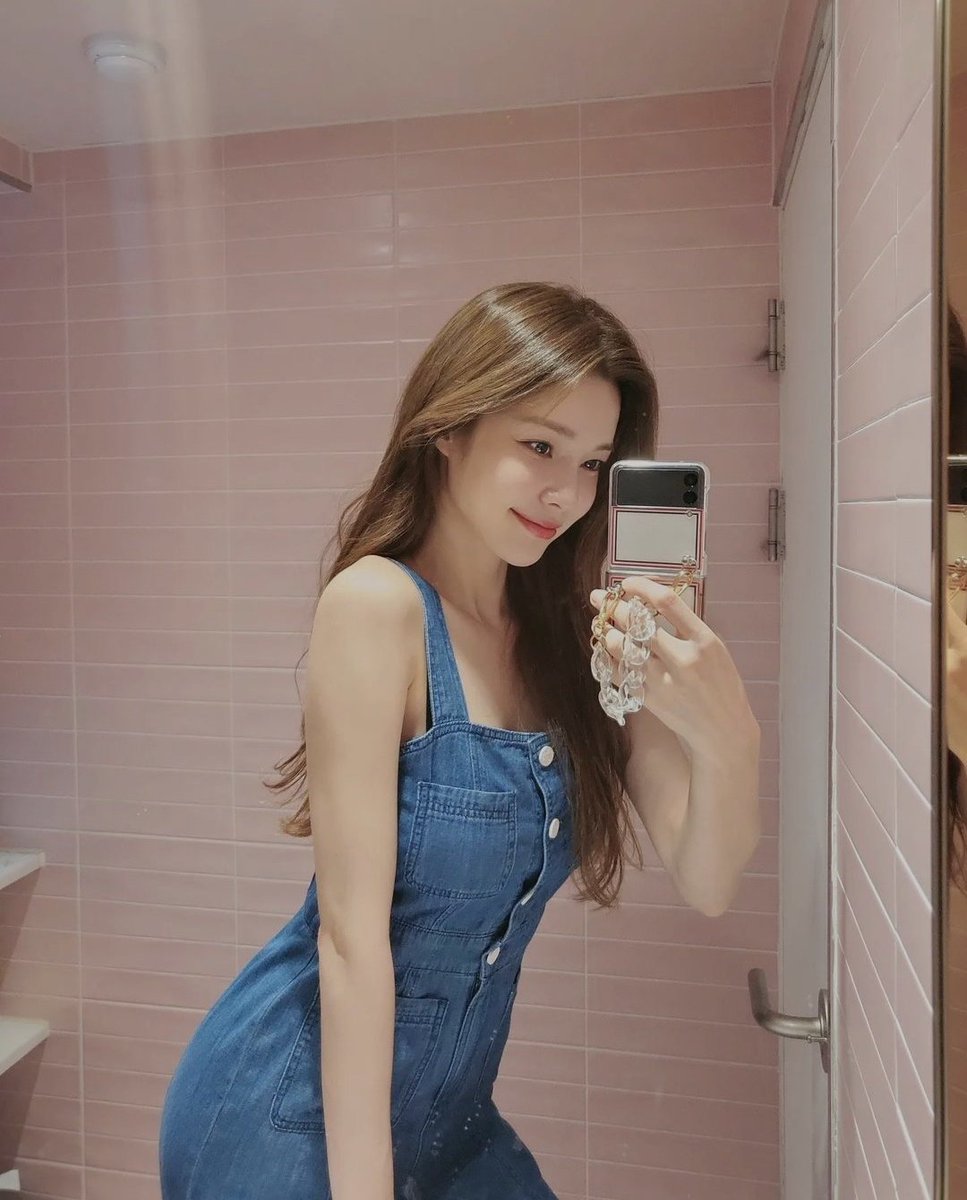 _mxgnxt's tweet image. ㅤ
ㅤ
ㅤㅤㅤㅤㅤpero si alguien me pregunta si te quise...🌺
ㅤ
ㅤ