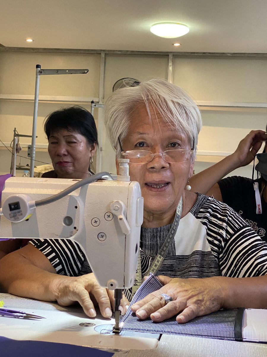QCMayorJoy's tweet photo. #KwentongJoy | Kilalanin si Nanay Filipina o mas kilala bilang "Fely." Isa siya sa mga mananahi, at team leader ng Barangay Pinyahan para sa programang #VoteToTote ng lokal na pamahalaan. https://t.co/HxrixQuS9a