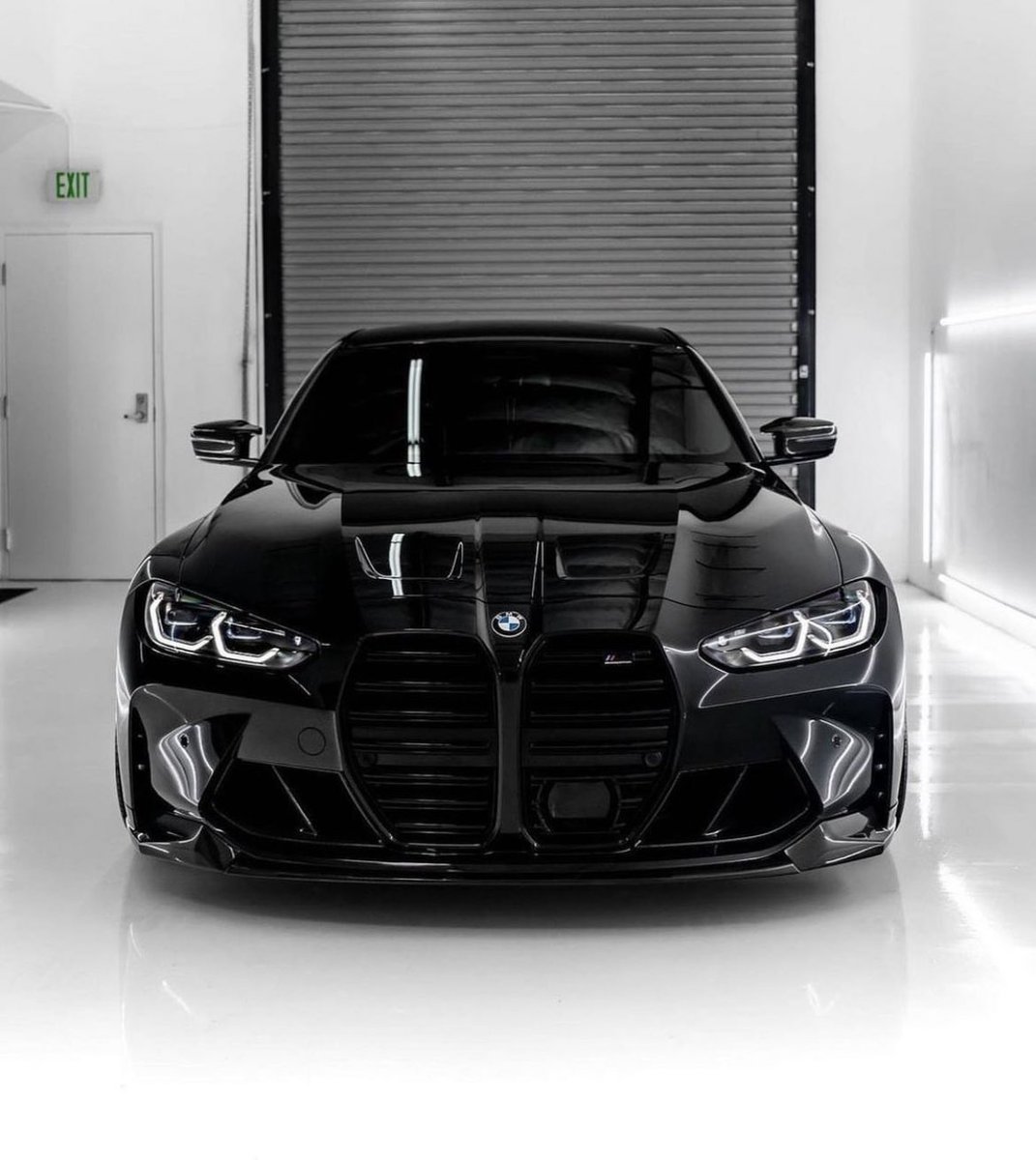 LUX Cars tweet media