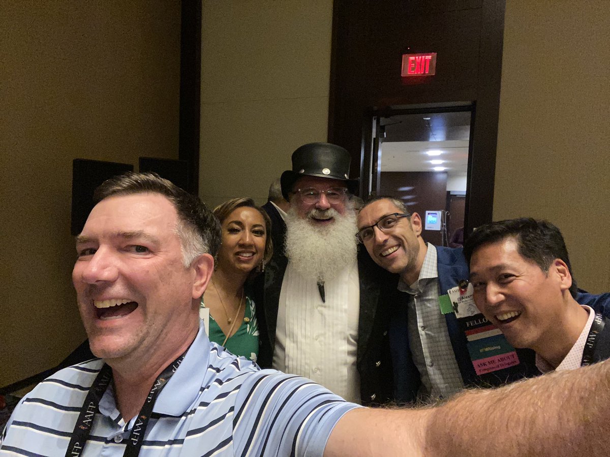 nausetdoc's tweet photo. Fun time at AAFP delegate reception #aafpfmx @AlexMMTri @blackweldermd @kishadavismd https://t.co/ExLavpxNbu
