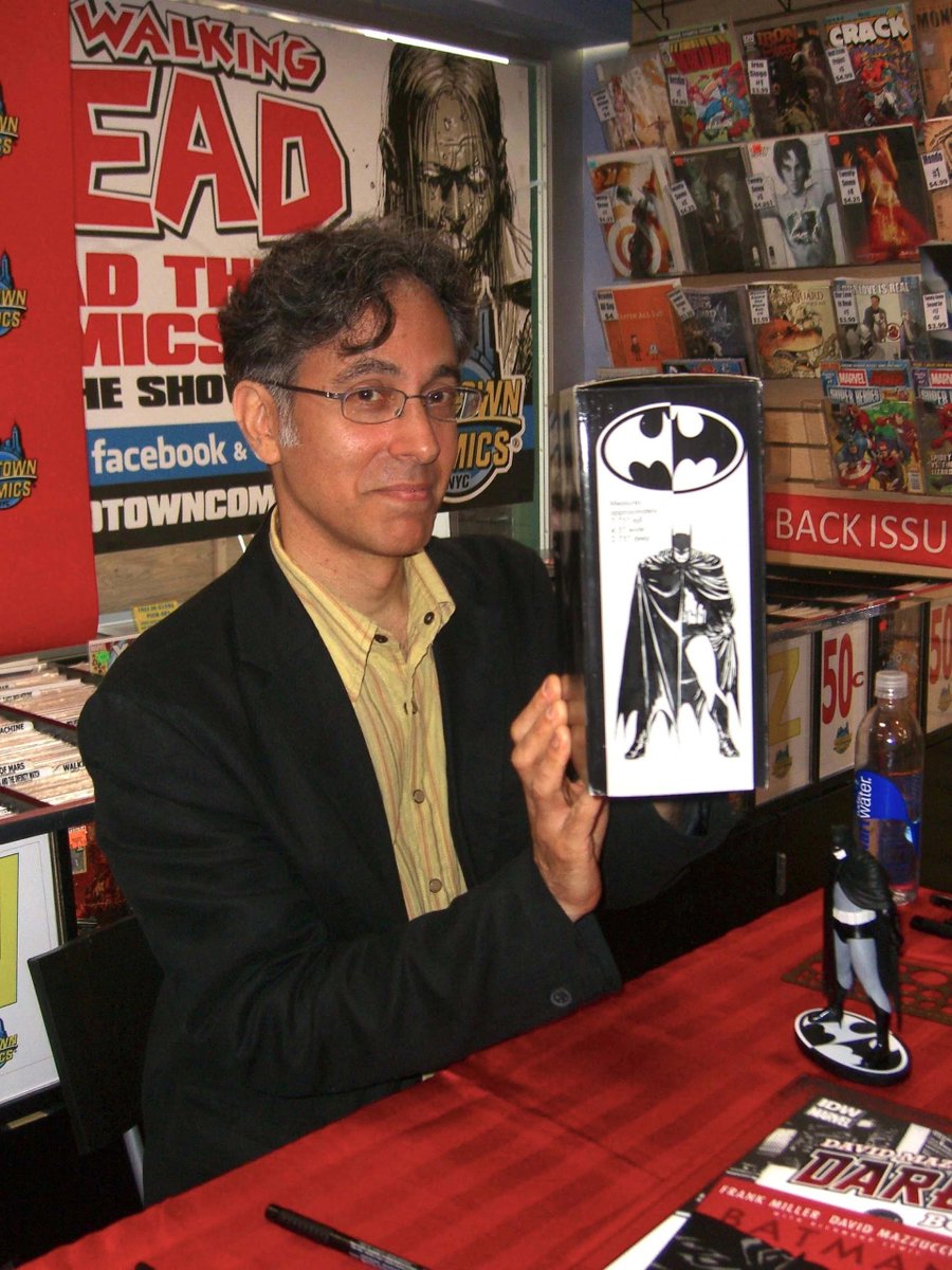 FalaAnimalSite's tweet photo. O desenhista e roteirista David Mazzucchelli comemora hoje 62 anos!
#davidmazzucchelli #aniversario #demolidor #batman #asteriospolyp #marvel #dccomics #birthday #daredevil https://t.co/NmX1S8m6tu