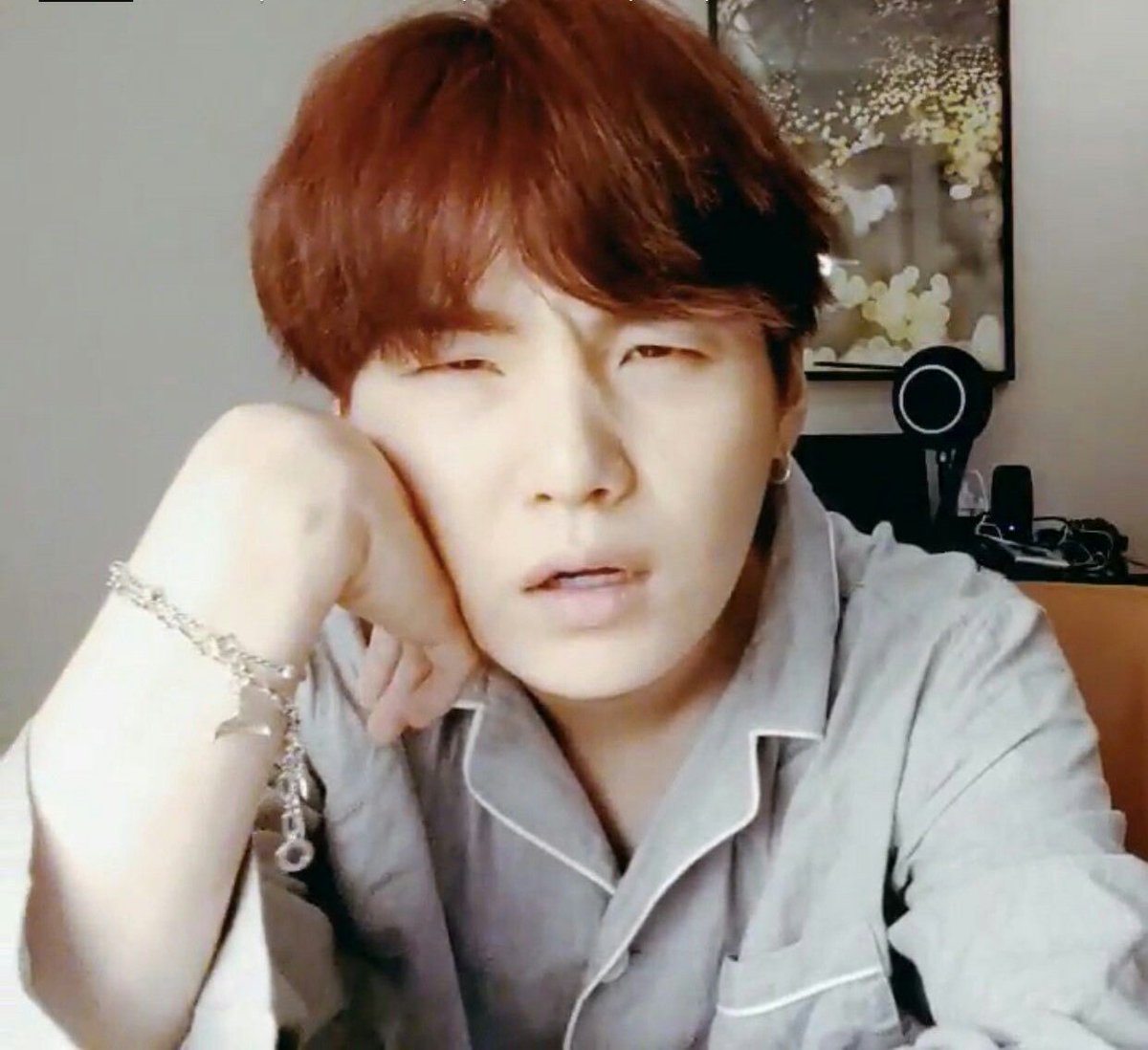 noopinbio's tweet photo. สภาพตอนดูสตอรี่น้องจองกุก 555555555555555555555 #JungKook https://t.co/Kzyb4O48eb