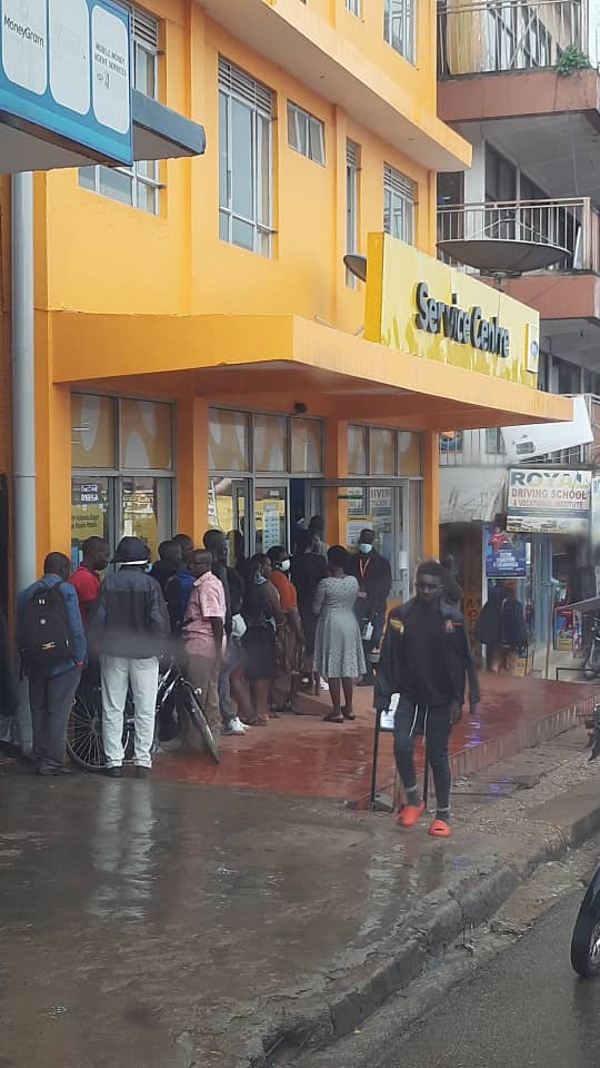 innasiim's tweet photo. @mtnug Mbarara Office please improve on your customer care. You surely can do better making people cue outside in sun and rain. https://t.co/VXCV6vquT2
