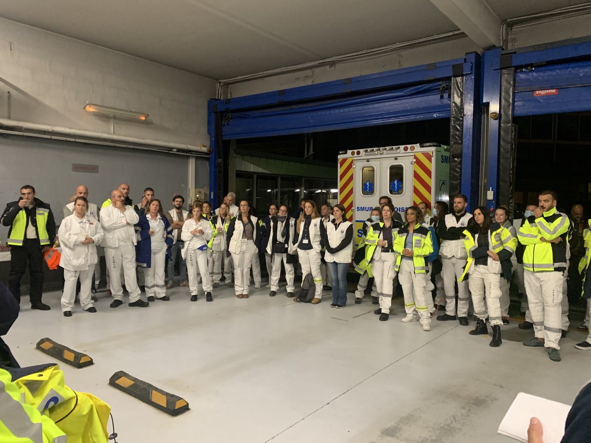 ARH_SAMU_URG's tweet photo. Un exercice « tuerie de masse » dans le #valdoise pour tester la coopération interservices. 110 professionnels #Samu95 #SMUR #CUMP en collaboration avec FSI, pompiers préfecture, et les hôpitaux #CHRD #eaubonne plans blancs activés. Un bel exercice pédagogique réussi 🤗 merci 🙏 https://t.co/hXmQSERXHo