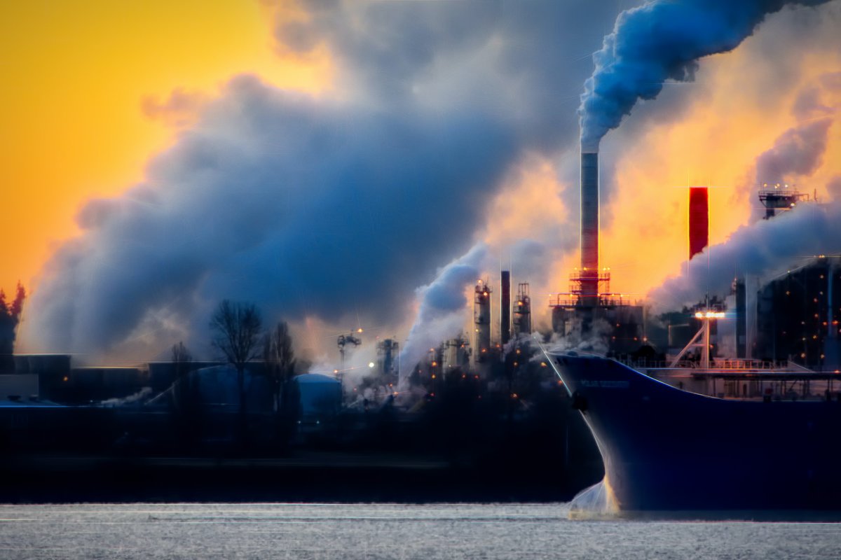 Happy #ZeroEmissionsDay!🌍 A day to remind us of our common mission to reduce GHG emissions and reach zero emissions by 2050 or earlier. At Smart Freight Centre we aim to collaborate with our global partners to identify solutions and #logistics #decarbonization strategies.