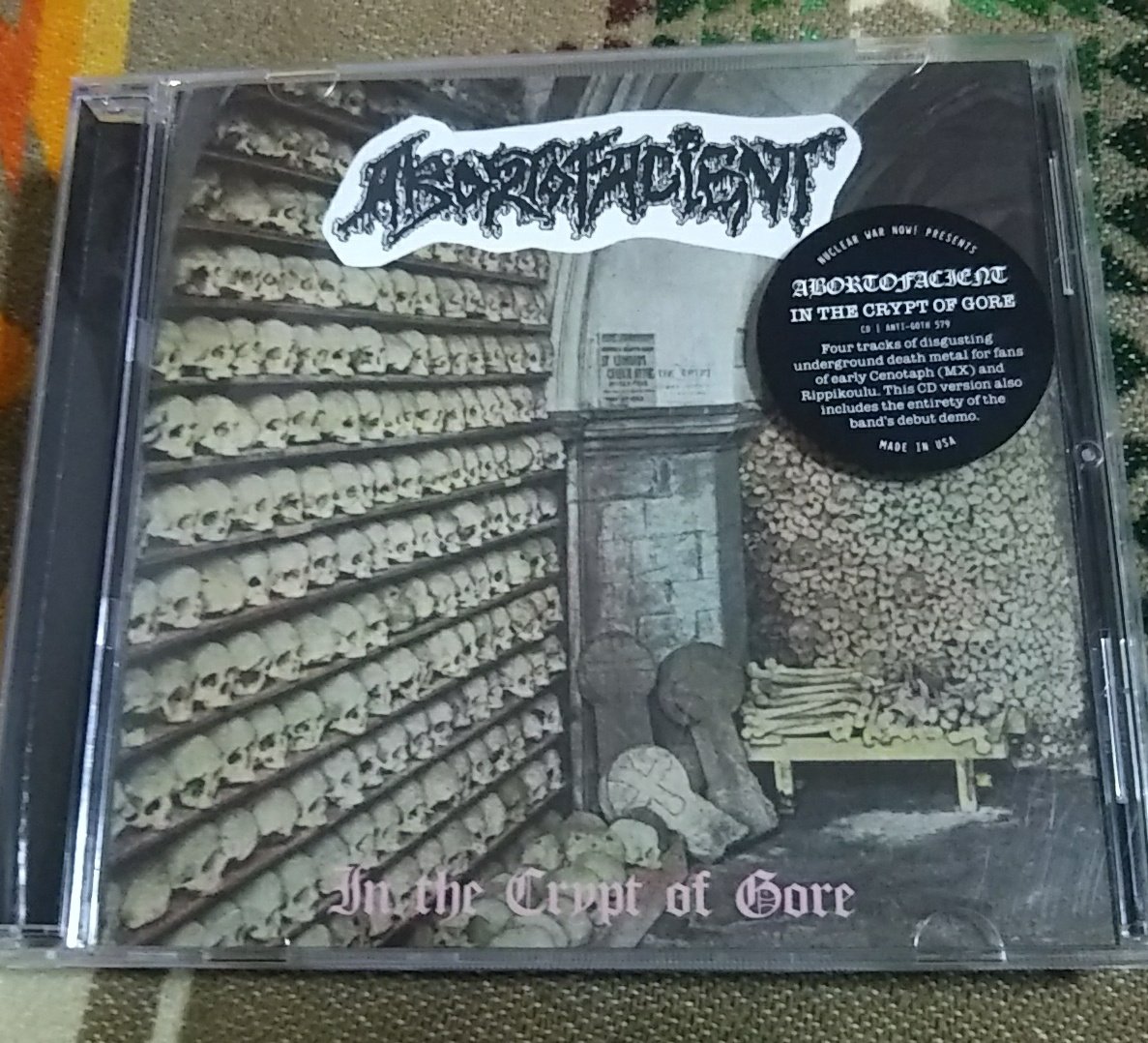 nerisuke's tweet photo. ABORTOFACIENT / "IN THE CRYPT OF GORE"
台風の日出勤の車中で聴いてたからずーっとボエー、ドタドタってしか聴こえなかったんだけど、家帰って聴いてみても結局そうだった笑
マジで最高の腐れっぷり。
大好き。
#abortofacient
#deathmetal
#nuclearwarnow
#obliterationrecords
#はるまげ堂 https://t.co/7ZlEnvYr3g