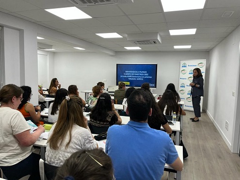 mufaceoficial's tweet photo. #BUENAINICIATIVA
💡CHARLAS A DOCENTES 2022 #MUFACE
📌EN CASTILLA Y LEÓN
@ANPECyL @anpe_palencia @ANPEVALLADOLID @AnpeBurgos 

😎Nuestra noticia en Actualidad de la página web:
https://t.co/YviCL4WE5e
Gracias equipo @isafabre , Domiciana y @montseymanu https://t.co/A7JLdk1Bcw