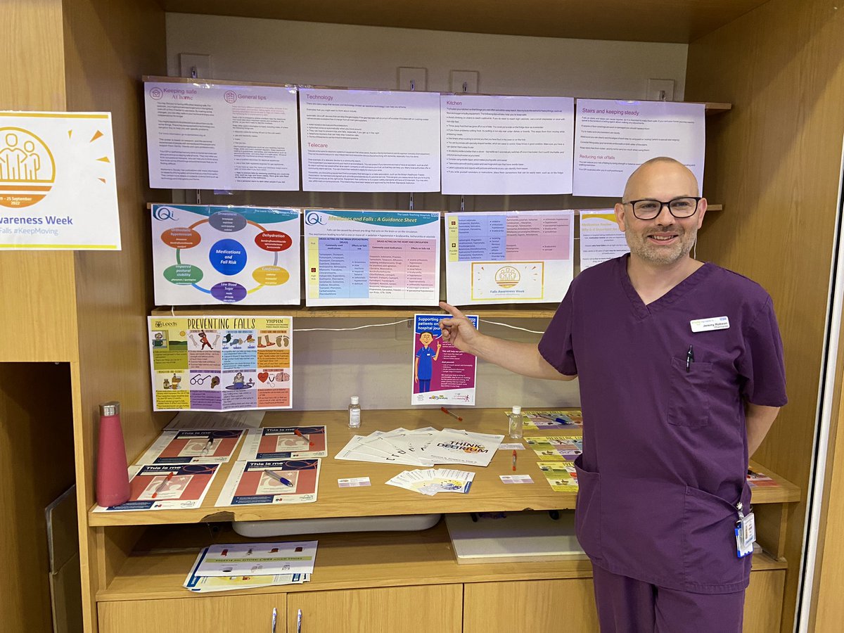 Having productive conversations about medications and falls’ prevention with Jeremy, the Neurology pharmacist  over in LGI #FallsPreventionAwarenessWeek  <a href="/LTHCPT/">Continence Promotion Team</a> <a href="/LTHTCorpNurse/">Corporate Nursing</a> @PPSS <a href="/LTHTNEURO/">Leeds Neurosciences</a> @FAW