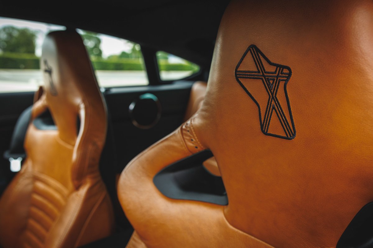 davidbrownautos's tweet photo. Speedback Silverstone Edition's 'Antique' tan leather sports seats are hand-trimmed and embroidered with the outline of the historic race circuit. #CoachbuildingIsBack #MadeInBritain #Bespoke #SpeedbackSilverstoneEdition https://t.co/V1OIwPteKW