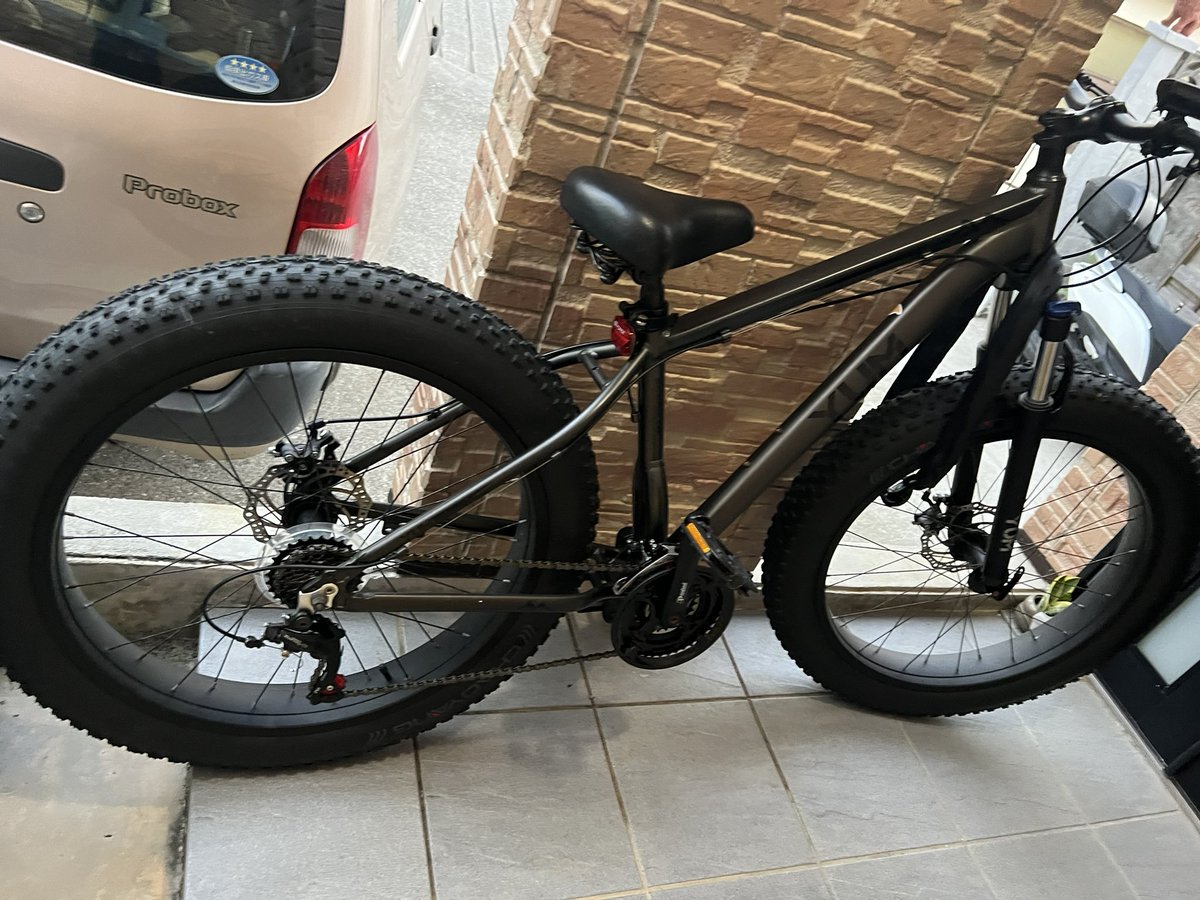 yt6eu's tweet photo. おれってなんで
バイク売ってチャリ買ったんだろう
しかも坂道しかない所に
住んでるのに https://t.co/UwvBfReKWN