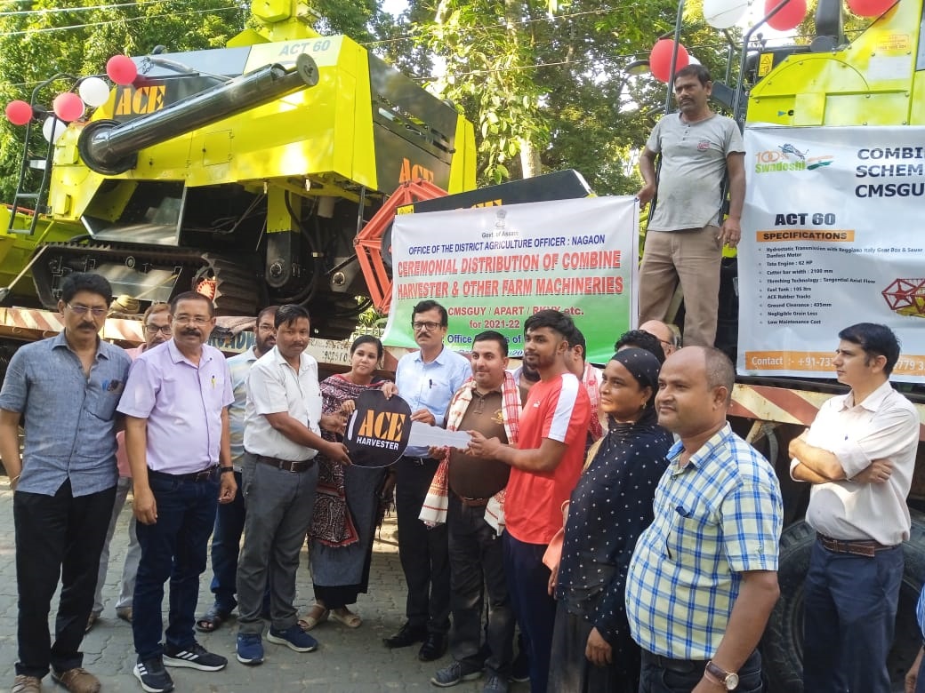 ACETractorIndia's tweet photo. ACE ACT 60 Multi-Crop Harvesters handed over to beneficiaries of "Combine Harvester Scheme Under CMSGUY - Assam".
#AceTractors #ACE #AceHarvester #AceCombine #ACT60 #MultiCropHarvester #AgriEquipment #CMSGUY #Assam #Harvester #Combine https://t.co/oTCrwPmmgw