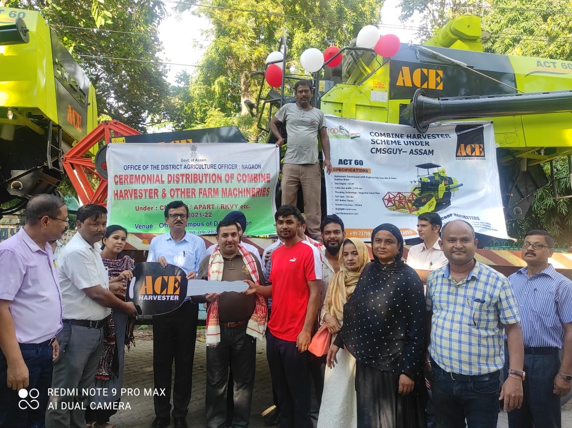 ACETractorIndia's tweet photo. ACE ACT 60 Multi-Crop Harvesters handed over to beneficiaries of "Combine Harvester Scheme Under CMSGUY - Assam".
#AceTractors #ACE #AceHarvester #AceCombine #ACT60 #MultiCropHarvester #AgriEquipment #CMSGUY #Assam #Harvester #Combine https://t.co/oTCrwPmmgw