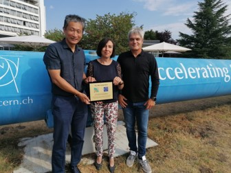 origin_cms's tweet image. CMS Award ceremony to honor the director and curatorial team of the Hanyang University Museum in recognition of their exceptional collaboration with the @CMSExperiment  for the Origin-CMS Cosmonaut exhibition 
#CERN #OriginCMS #scienceandart #CMSexperiment