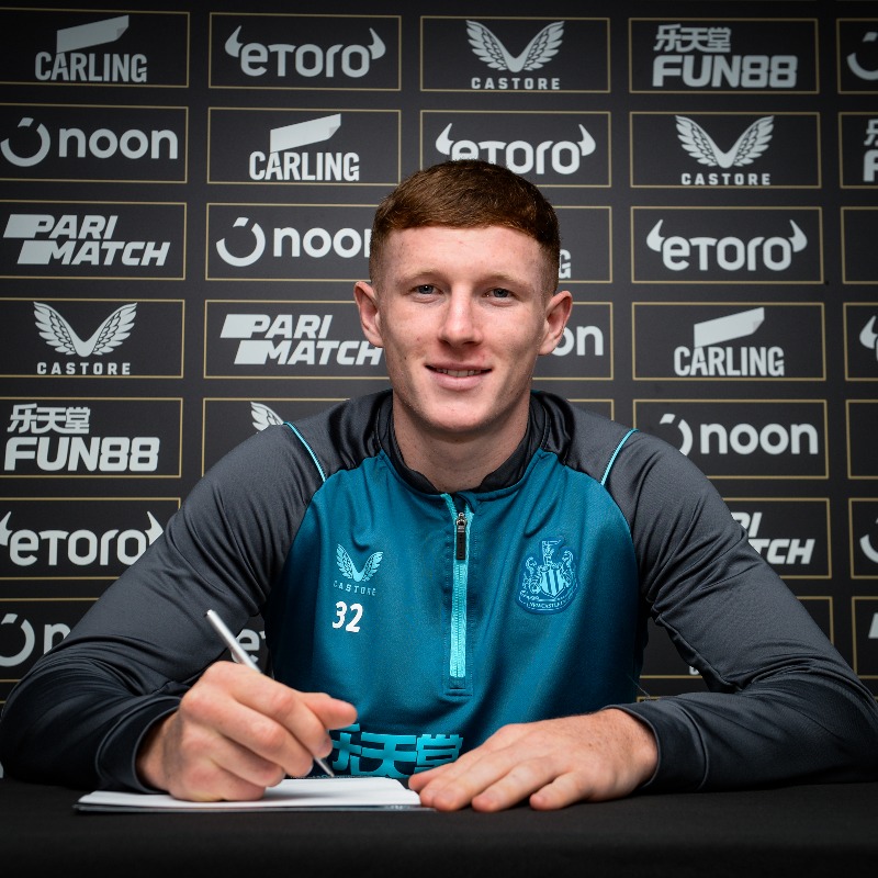 NUFC's tweet photo. ✍️ We are delighted to announce that Elliot Anderson has signed a new long-term contract with the club.

Congratulations, @elljanderson! ⚫️⚪️