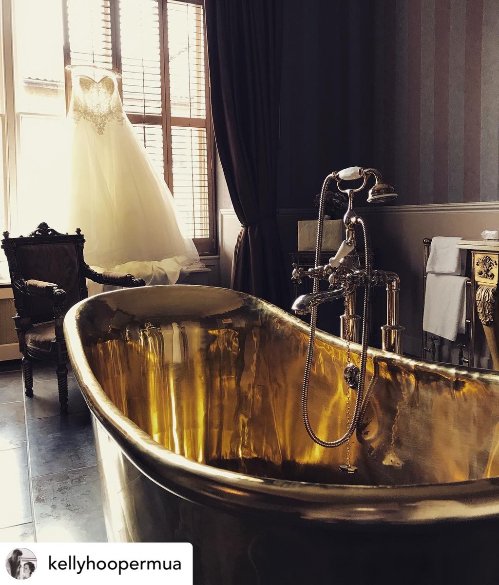 Did you know as part of your wedding package, you have access to our award winning Cathedral Suite?😍 

📸 @kellyhoopermua