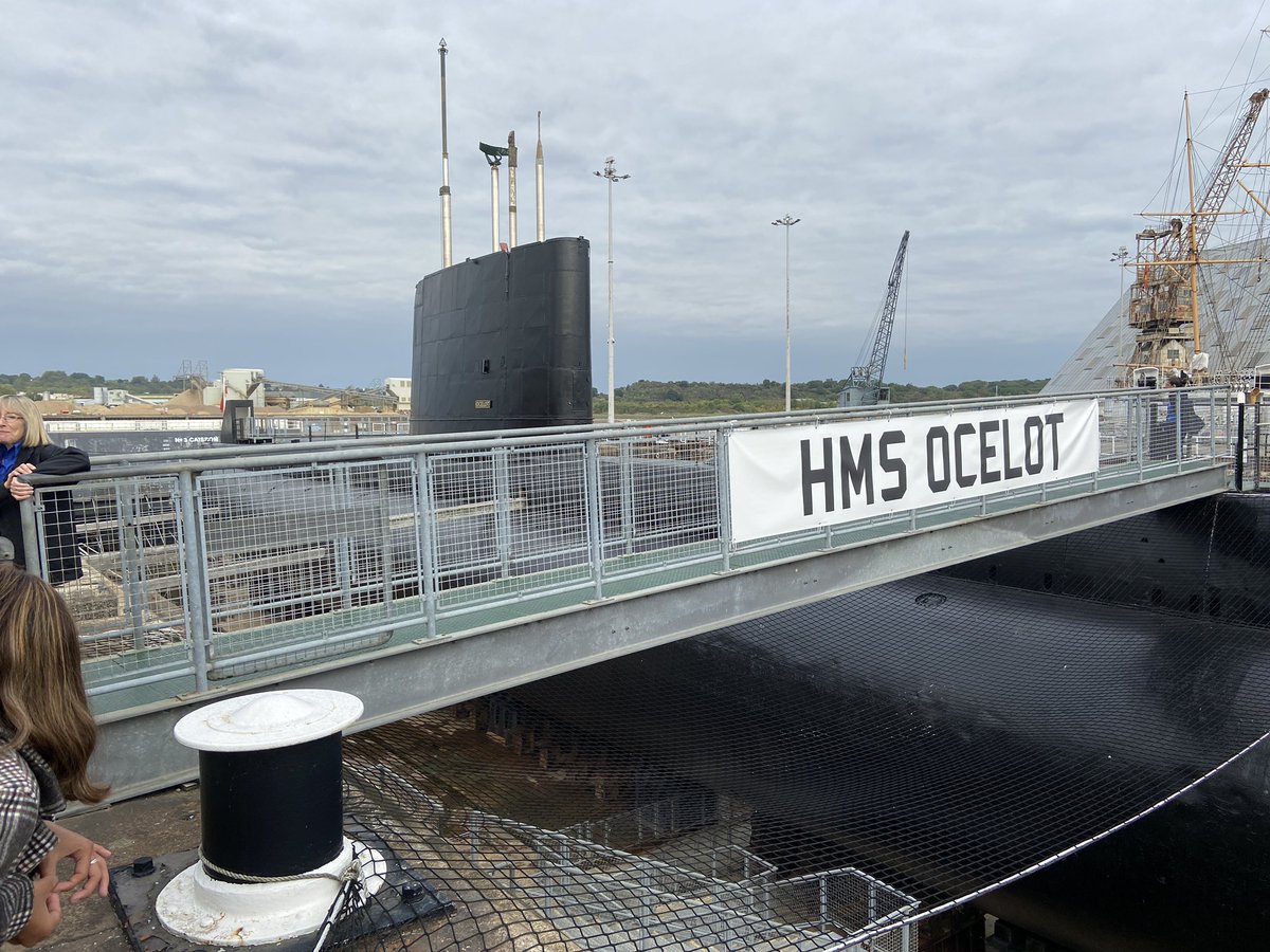 HoneyResearchGP's tweet image. Welcome week trip to @DockyardChatham with our first year @FESGreenwich School of Science students!