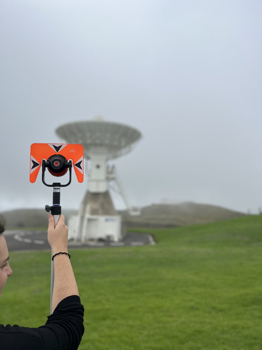 IGNSpain's tweet photo. 🧐La semana pasada hemos estado trabajando en la estación #RAEGE de #GeodesiaEspacial 📡 en Santa María (#Azores) para planificar el local tie de la estación multitécnica
RAEGE, proyecto de #IGNSpain y Gobierno Regional de Azores
Video📹https://t.co/FTbhh7Xr0T
#IGNSpain #VGOS https://t.co/dxVg0acZ9q
