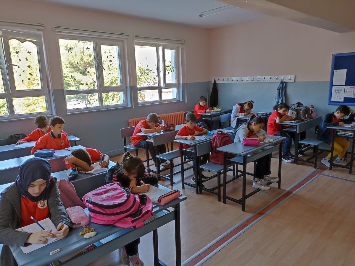termalimamhatip's tweet photo. Okulumuzda Din öğretimi genel müdürlüğü yoğunlaştırılmış yabancı dil programı kapsamında 5.siniflar için ingilizce seviye tespit sınavı uygulandı. https://t.co/pPtBkG0Rbo
