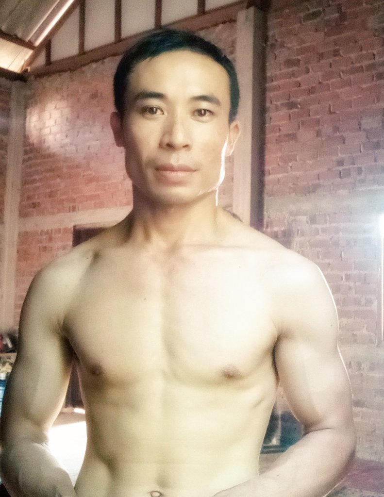 nork_ban's tweet photo. ເລີກວຽກມາອອກກຳລັງກາຍຂົວກີນຄືຕາຕະລາງປະຈຳວັນຂອງຄົນຮັກສຸຂະພາບ https://t.co/X1fXTpQtHn