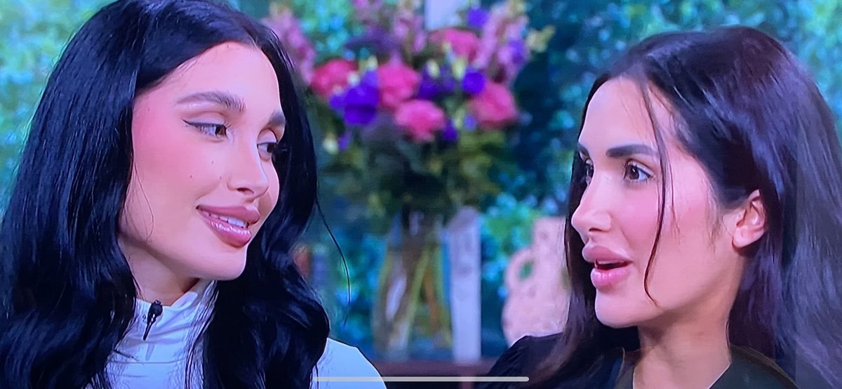 djjordan23uk's tweet photo. Genuine question, do any men actually find this duck face / fish lips look attractive??? π¦ #duckpout #fishlips https://t.co/FPcpKr193F