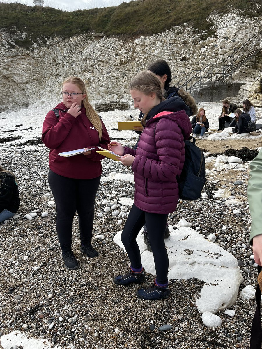 BBGAcademy's tweet photo. Year 11 Geography field trip #TeamBBG💙💚💙 #GeographyIsEveryWhere https://t.co/opTNeBMqFo