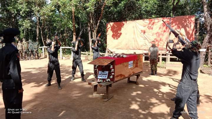 The funeral of Arkar Htet, the 18-year-old comrade of BSO (Burmese Student Organization), and local PDF comrade Eagle, who had fallen during the fighting with junta troops at Sagaing's Tamu tsp on Sep 19 evening, was held today. #2022Sept21Coup #WhatsHappeningInMyanmar