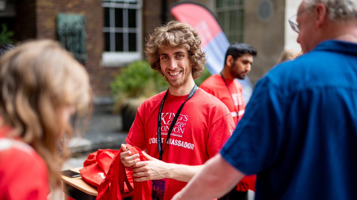 KingsCollegeLon's tweet photo. Would you like to earn the London living wage while working flexible hours to suit your study timetable? Applications are now open to King's students to join our Student Ambassador Scheme.
Apply here: https://t.co/atvK75sqDo
#StudyatKings
#PG https://t.co/RQL9N2Q6Ij