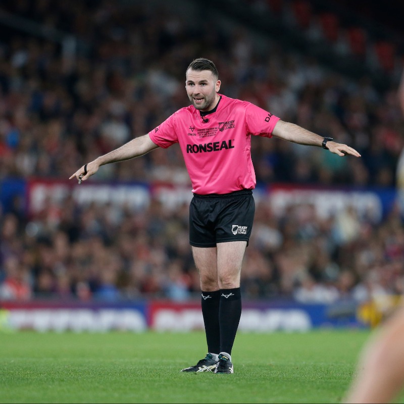 TheRFL's tweet photo. 🤝 Liam Moore has been appointed as referee for Saturday’s @Betfred @SuperLeague Grand Final...