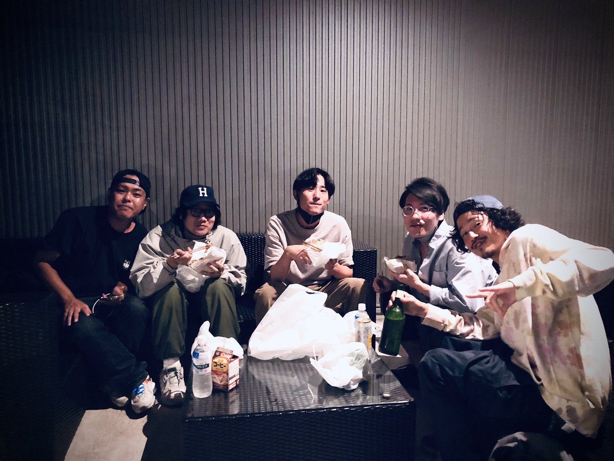 co1low441's tweet photo. 久しぶりの濃いメンツ
#fistsalud
#yoforit
#yoyo
#ヨーヨー https://t.co/uurspMOTTQ