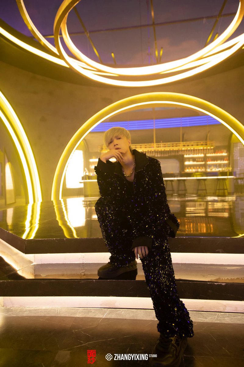 LAY ZHANG ‘VEIL’ OFFICIAL MV H+8 STATS :

117,365 Views 
42,883 Likes
9145 Comments

Keep streaming 🏮 
youtu.be/K4G2D6xSEMk 

Return of King LAY
#LAY_VEIL #LAY_DropTheVEIL 
<a href="/layzhang/">Lay Zhang</a> #LAY 
<a href="/weareoneEXO/">EXO</a> #EXO