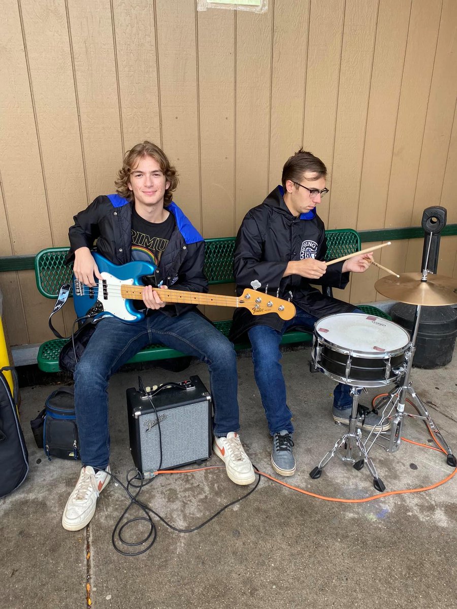 royaloakschools's tweet photo. If you are downtown this weekend, you might see ROHS Instrumental Music students performing at local businesses as part of Tag Days.
Tag Days is an annual fundraiser organized by the ROHS Band and Orchestra Boosters.
#roscommunityofexcellence #rohsbob #tagdays https://t.co/Ug6GiMAqem
