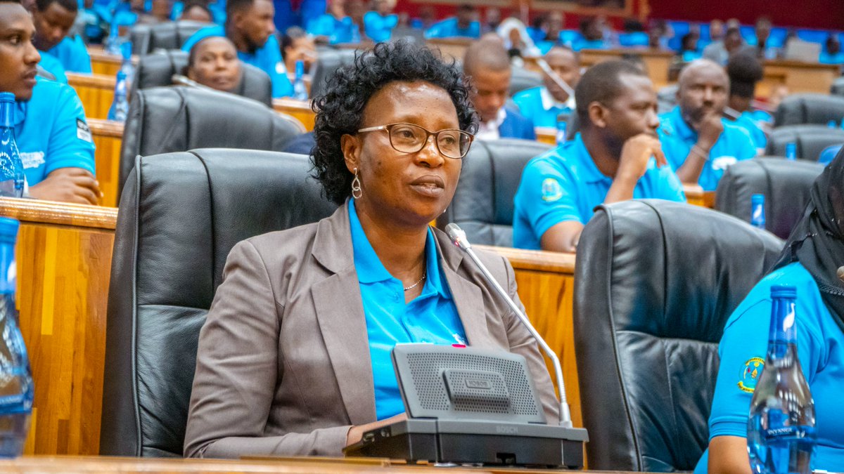 NARwanda's tweet photo. Ntabwo dushobora kubaka igihugu ngo gitere imbere urubyiruko rudafite amahoro. Turashimira Leta yabashije guha buri munyarwanda amahoro ititaye ku nkomoko n’amateka. Depite @hirwwa @RwandaParliamnt https://t.co/pPJpA2c1E1