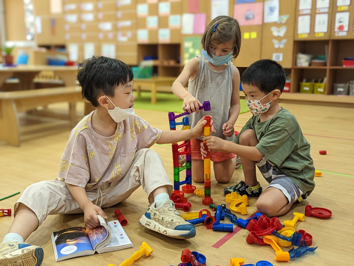 bindu_aisc's tweet photo. #kindergarten #exploration time @AISCElementary is a powerful opportunity to make new friends, #collaborate, develop language and have lots of fun!
@KeeleyLiotard
@amri412 @cassidycarvalho https://t.co/UOyxsOIPzT