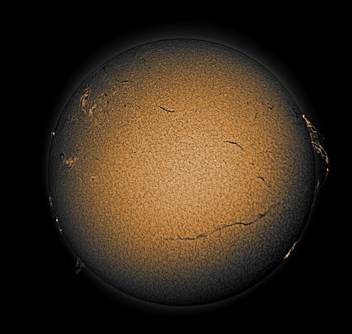 rasc's tweet photo. Tomorrow marks the #SeptemberEquinox! This happens on September 22, 23, or 24 in most years. The Sun will shine directly on the equator and there will be nearly equal amounts of day and night throughout the world.
Photo: Ian Doktor - Sun https://t.co/3m6dWhgOWo