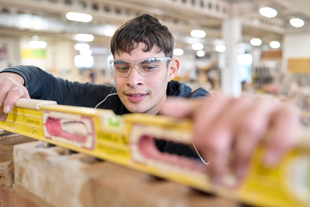 We have a range of #construction students who would benefit from onsite #workexperience as part of their #TLevel studies

Can you help? 

Reach out to us at...
📧placements@yorkcollege.ac.uk
☎️01904 770830

#Carpentry #Joinery #ElectricalInstallation #Plumbing  #Heating