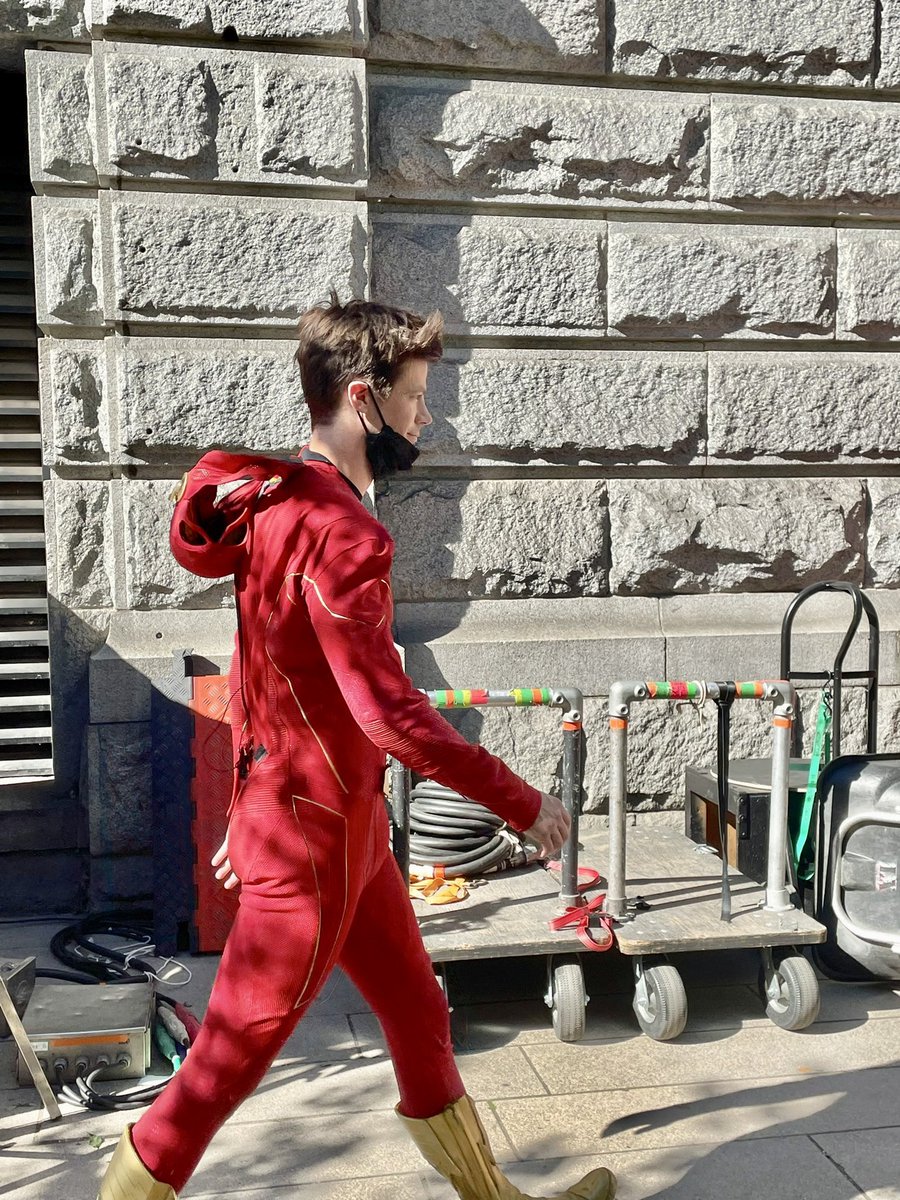 StephanieSermon's tweet photo. Don’t get me wrong, #90sFlash JWS will always be #MyFlash…

But…

That doesn’t stop my love for #GrantGustin, who has pretty much defined #TheFlash for most [especially newer] fans; both Grant &amp; the show are lightning in a bottle (if you’ll forgive the pun)…

      #TheFeels🥺 https://t.co/qh7lVvnbCZ