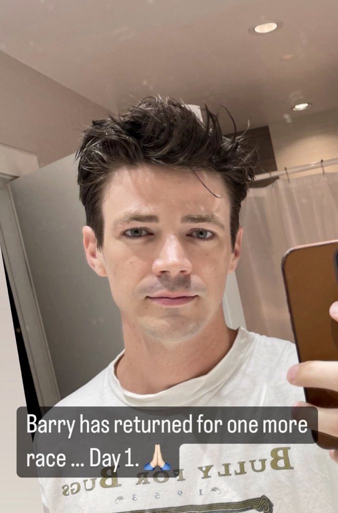 StephanieSermon's tweet photo. Don’t get me wrong, #90sFlash JWS will always be #MyFlash…

But…

That doesn’t stop my love for #GrantGustin, who has pretty much defined #TheFlash for most [especially newer] fans; both Grant &amp; the show are lightning in a bottle (if you’ll forgive the pun)…

      #TheFeels🥺 https://t.co/qh7lVvnbCZ