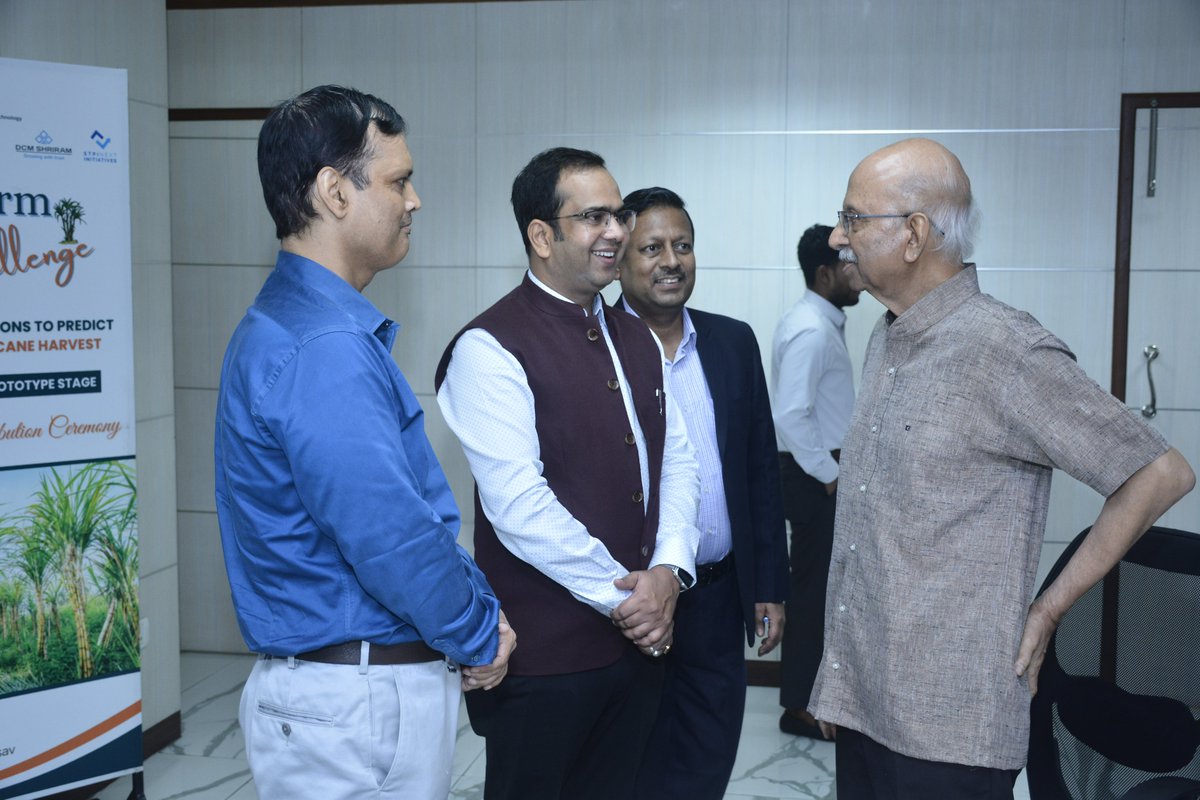 PravKumarr's tweet photo. Tech-driven Innovations are bringing path-breaking advancements in #AgriTech domain. 50 Lakhs Rs was disbursed to 10 Teams by @STPIIndia to innovate solutions in Sugarcane harvesting. Great to see the support from Industry Stalwarts like @TheSaurabhSri
to budding entrepreneurs. https://t.co/L5vt9e953i