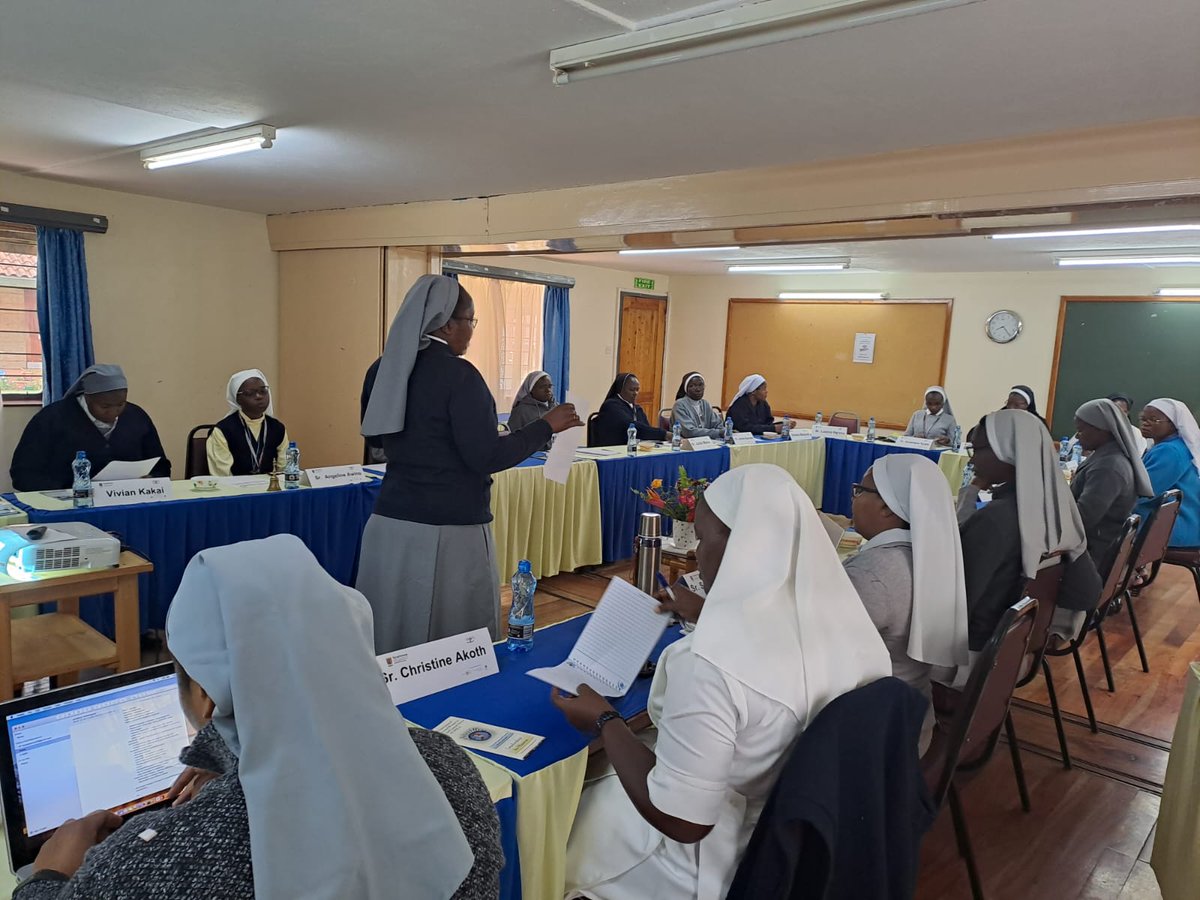 Refresher workshop Day 3. Sr. Celestine of @ACWECAINTL warming up participants for today's presentations & activities. @StrathU @hiltonfound #SBVP