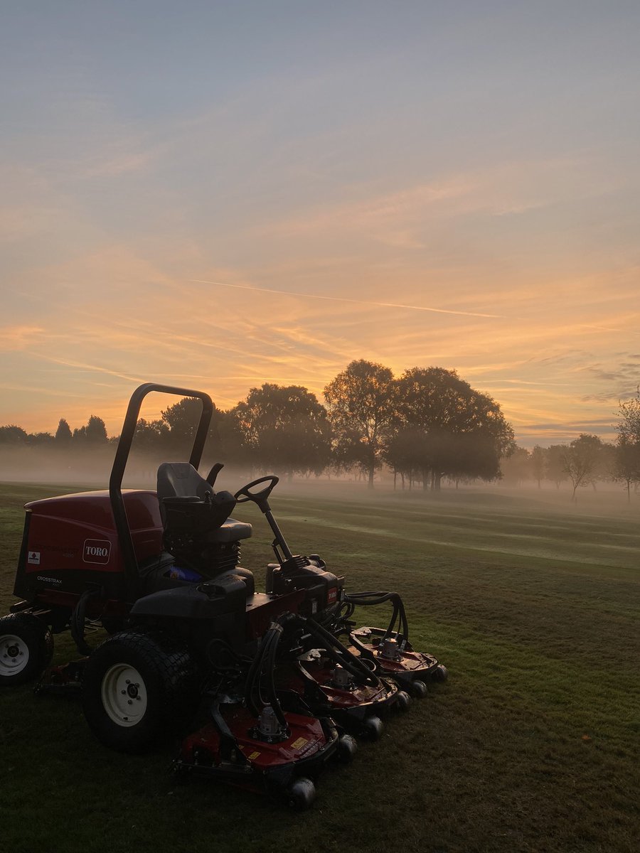 beech_jake's tweet photo. Not a bad morning for it⛳️😍 https://t.co/DtKKgET3x7
