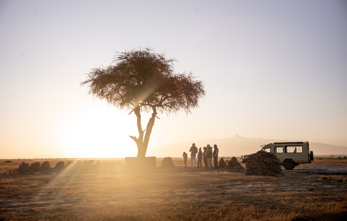 OlPejetaEscapes's tweet photo. Rhino number 2 as we count down to #WorldRhinoDay is 6-year-old Max.

He was the first white rhino on our Conservancy, an orphan from Solio who was hand-reared briefly at Lewa before making his debut at Ol Pejeta in December 2005.

(Thread) https://t.co/pz3KHOHBzI