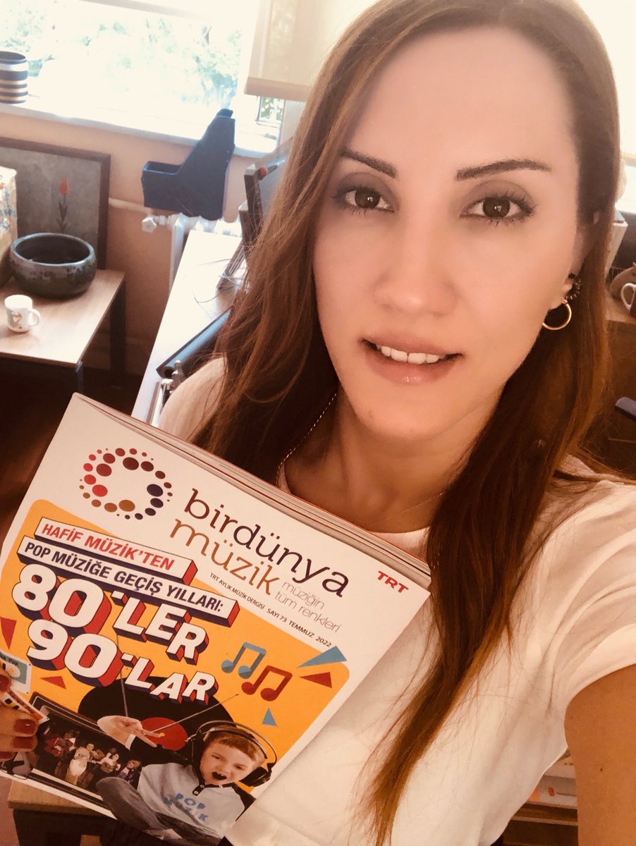 cakersoy's tweet photo. Bir Dünya Müzik dergisinin dolu dolu bir sayısı daha geldi. ‘90’larda Türkçe Pop Müziğe Bir Bakış’ başlıklı yazımla ben de bu sayıda varım. İlgilere duyurulur. https://t.co/6ARko475Rj