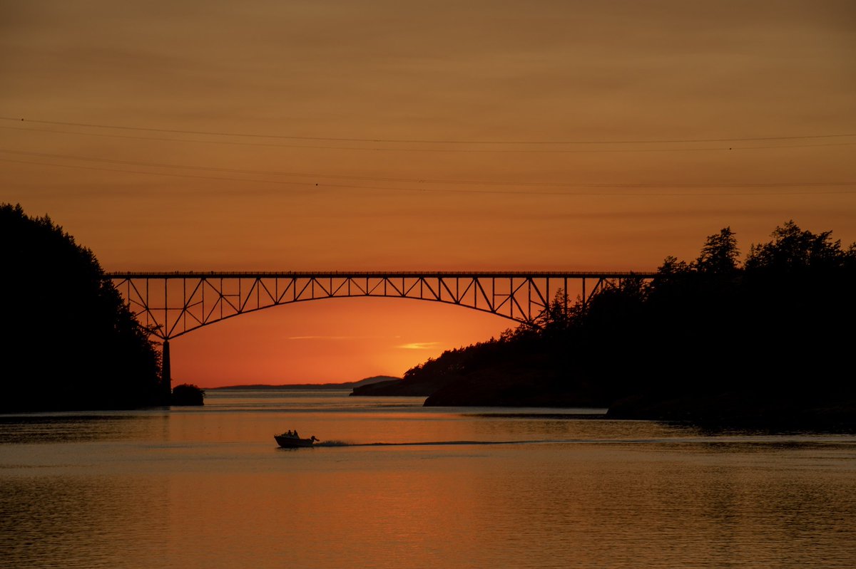 PhotosByAileen's tweet photo. Sunset at Deception Pass
Deception Pass, WA

#AdventuresWithAntMay @cascadiaphotog
#AutumnEquinox https://t.co/3qfCDzQwsG