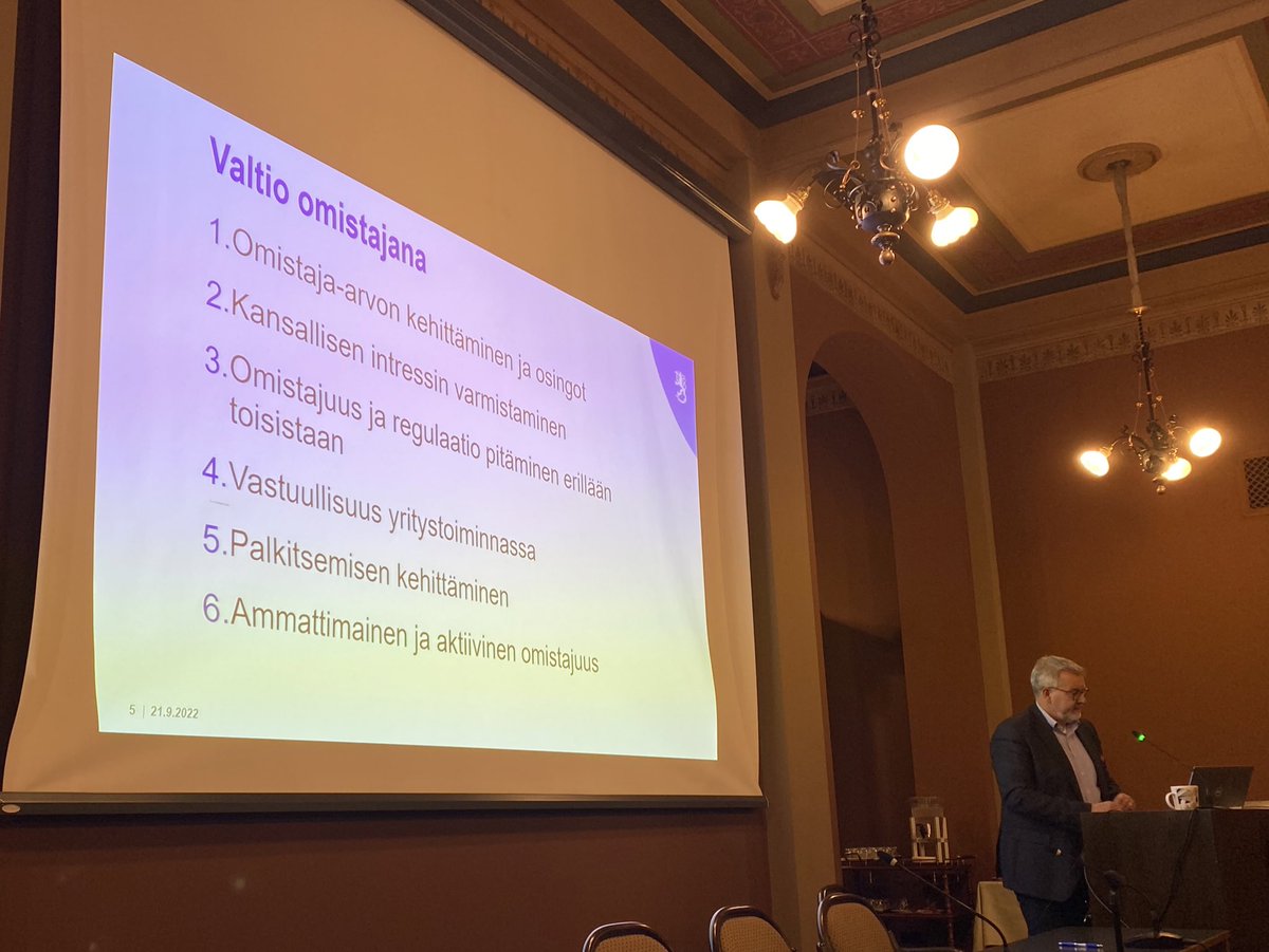 ’Yritysvastuu sisältyy kaikkien valtio-omisteisten yhtiöiden palkitsemisjärjestelmiin’kertoo <a href="/valtionomistus/">VNK omistajaohjaus</a>  finanssineuvos Esko Pyykkönen <a href="/ProComRy/">ProCom ry</a> keke-verkoston tapahtumassa. Tämä on erittäin tärkeää kokonaisvaltaisen vastuullisen  varmistamiseksi. #vastuullisuus